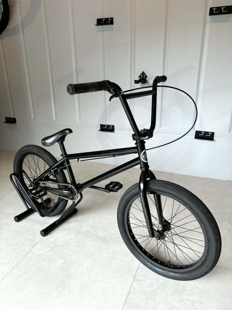 BICICLETA BMX - SEMI NOVA NIVEL INICIANTE 